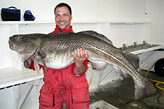 Torsten Weinrich med torsk p&aring; 27 kilo.