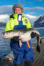 Arvid &Ouml;berg med torsk p&aring; 23,7 kg 