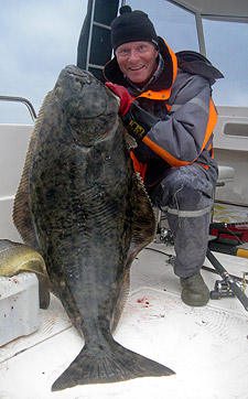 Micke med 27 kilos flundra